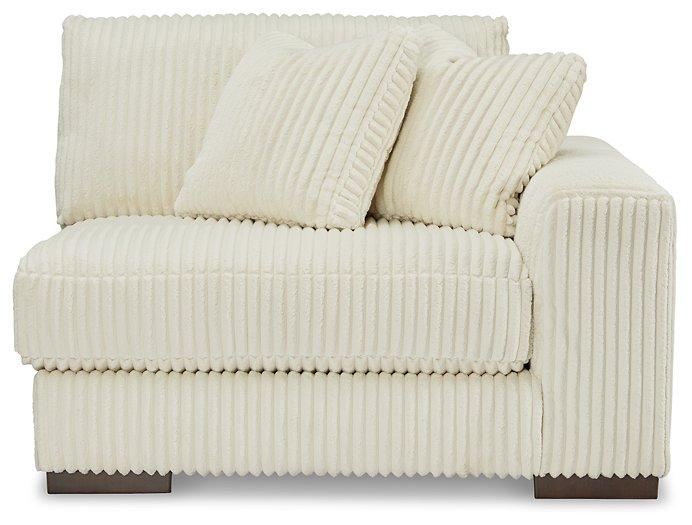 Lindyn Sectional