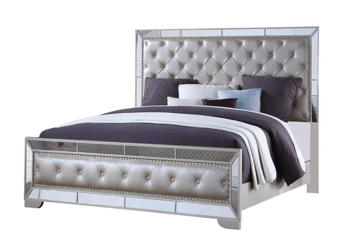 Gloria Contemporary Style Queen Bed in White finish Wood image